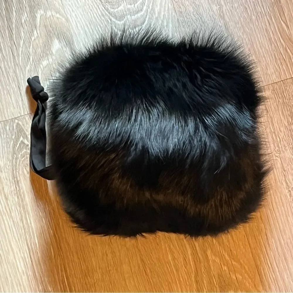 BLACK GENUINE FOX FUR BARREL MUFF HAND WARMER WRISTLET WITH INSIDE ZIP POCKET